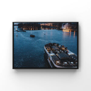 Sightseeing boat